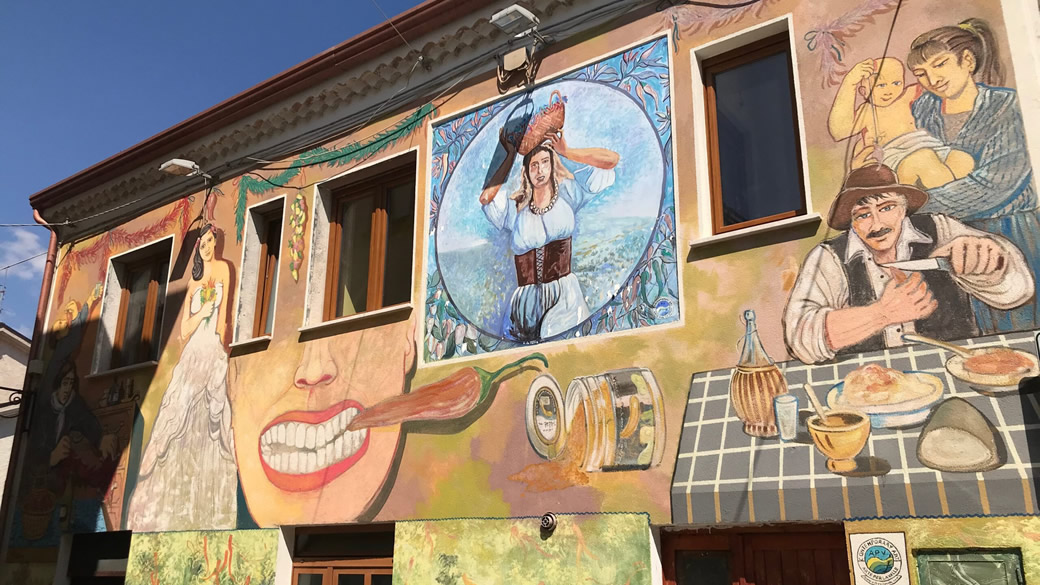 Satriano di Lucania – La città dei Murales